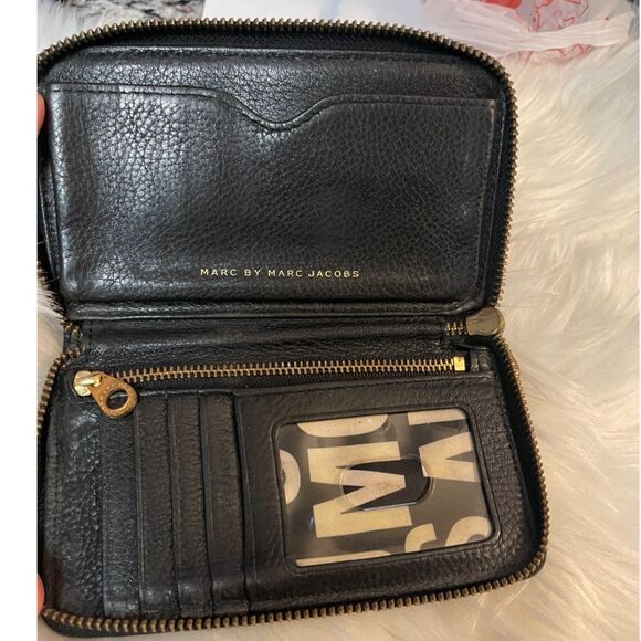 Marc Jacobs Black Leather Wallet Zip Around Logo Lining 6" - Picture 7 of 11
